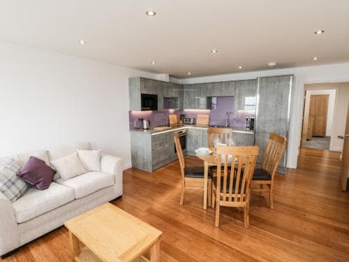 14 Royal Crescent Image 2