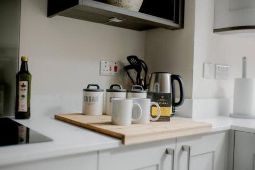 Sleeps 6 / 4 bedrooms, 2 minute walk to the Square Image 3