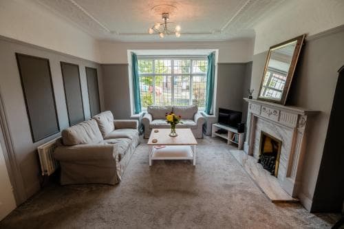 Entire 4 bedroom home on edge of Peak District Image 3