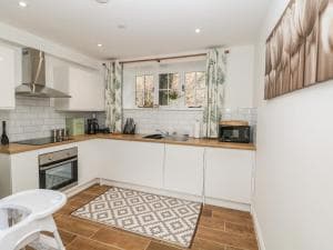 Chestnut Cottage Image 1