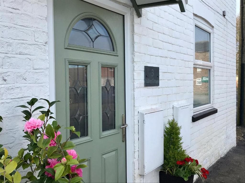 Hilltop Cottage Image 1