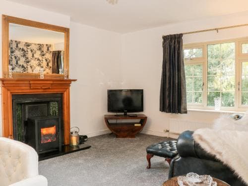 West Wing Apartment Image 3