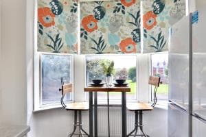 Swanky 10 guest house in the heart of Wakefield - free wifi ! Image 2