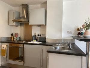 Stylish 1 bedroom apartment Image 2