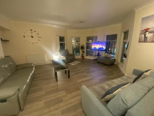 Sea View Apartments Redcar Image 3