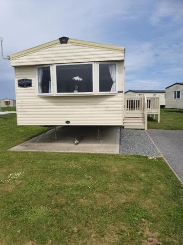 Lp caravans Sand le mere holiday park Image 3