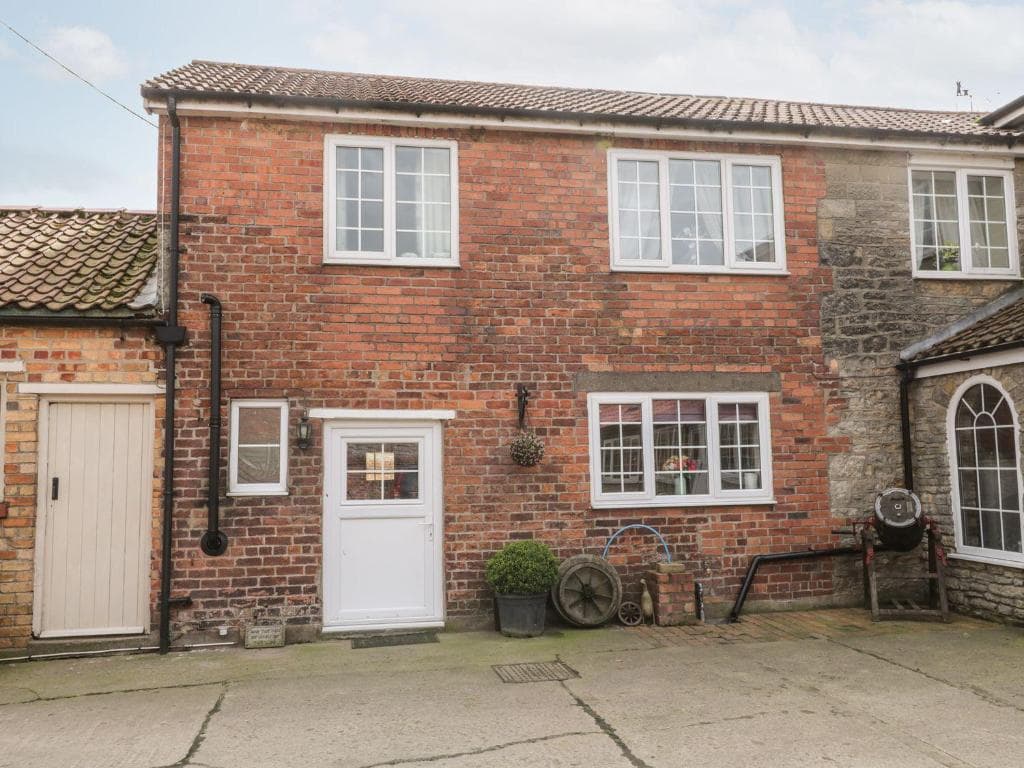 Woodlands Cottage Image 1