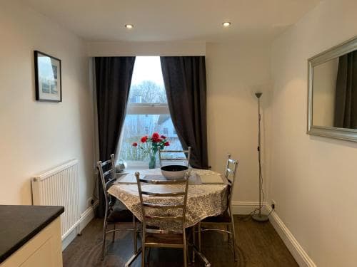 Blue Whale 2 Bedroomed 2nd Floor Appt with Sea Views, Beach & Wifi Image 1