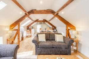 Upstairs Downstairs Cottage Image 2