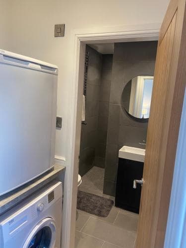 Spacious one bed ground floor apartment Image 3