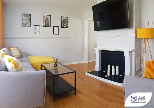 Luke Stays - Westerton Green Image 3