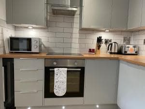 Modern & Comfortable 2BR Apartment Image 2