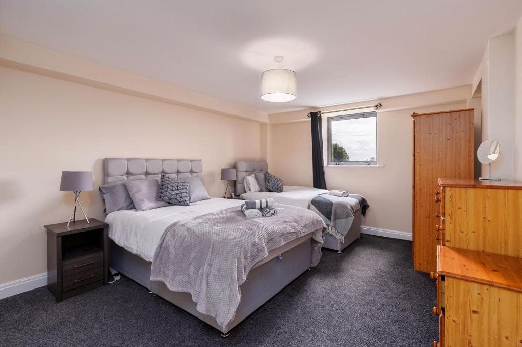 Cosy Apartment & Central Location & Contractors & DSA Image 1