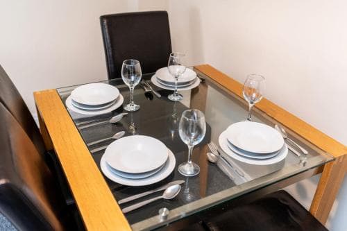 Cosy Apartment & Central Location & Contractors & DSA Image 3