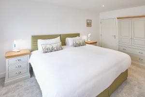 Host & Stay - Even Keel Image 2