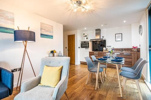 Free Parking, IQuarter Luxe 2 Bed Apartment Sheffield - Available & Book Today Image 3