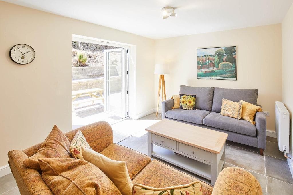 Host & Stay - Buskar Lodge Image 4