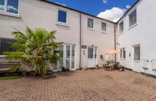1 Ascot Mews - City of York Holiday Home Image 3