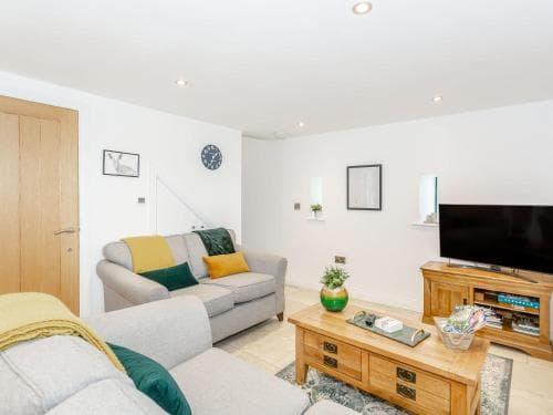 Pogles Wood Cottage Image 3