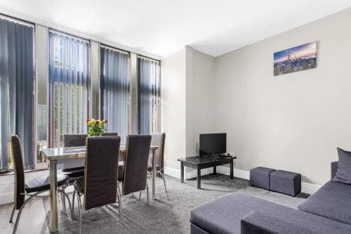 Stay Smiling- North Park Road Image 3