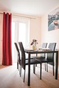 Snapos Luxury Serviced Apartments - Tudor Close Image 2