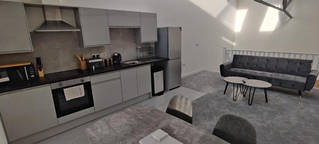 Luxury one-bedroom duplex in South Yorkshire Image 1