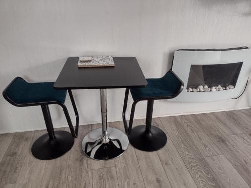 D&D Holiday Chalet Image 3