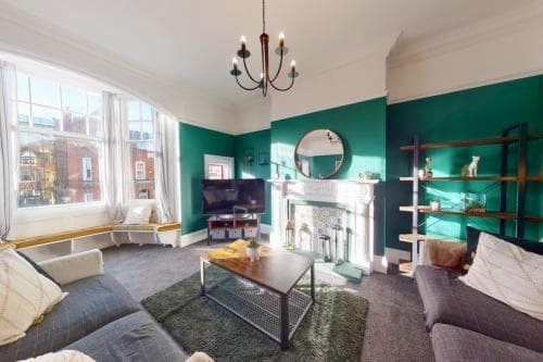 No.10 Seaside Apartment - Ground Floor, sleeps 6 Image 3