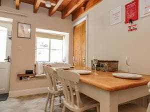 Adelaide's Cottage Image 2