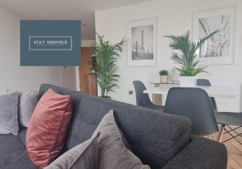 City Centre 2 Bedroomed Apartment - Great views - wifi Image 3