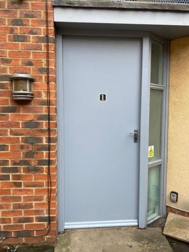 Central Leeds townhouse with private roof garden Sleeps 4 Image 3