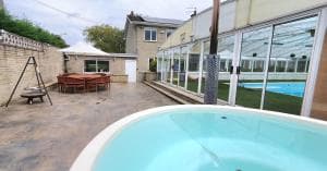 Spa home with pool sauna hottub & bar sleeps 20 Image 2