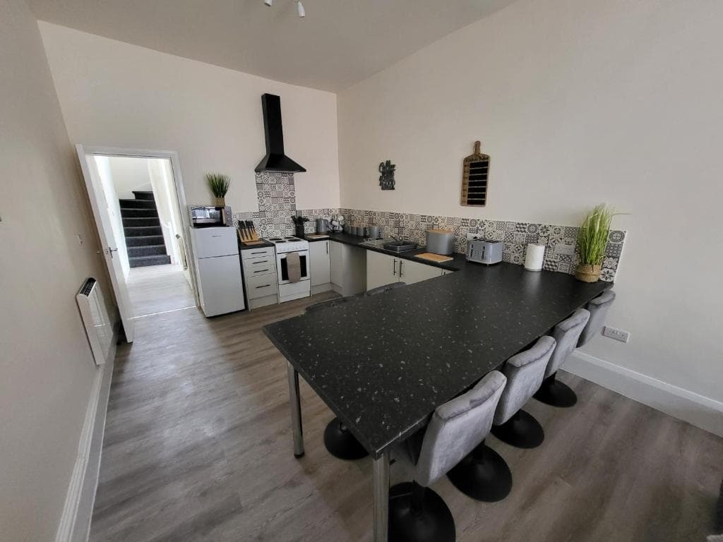 Westborough Cottage Image 1