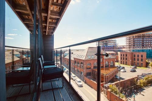 King Deluxe City Centre Apt Balcony View& Free Parking! PRIMEDOORSTEP Image 6