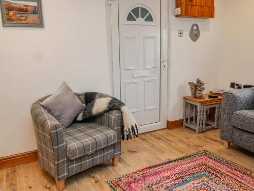 Henrietta's Cottage Image 3