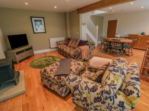 Oak Tree Barn Image 3