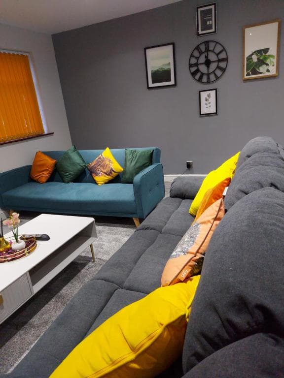 HILLTOP PLACE Suites Near Doncaster RaceCourse Image 1