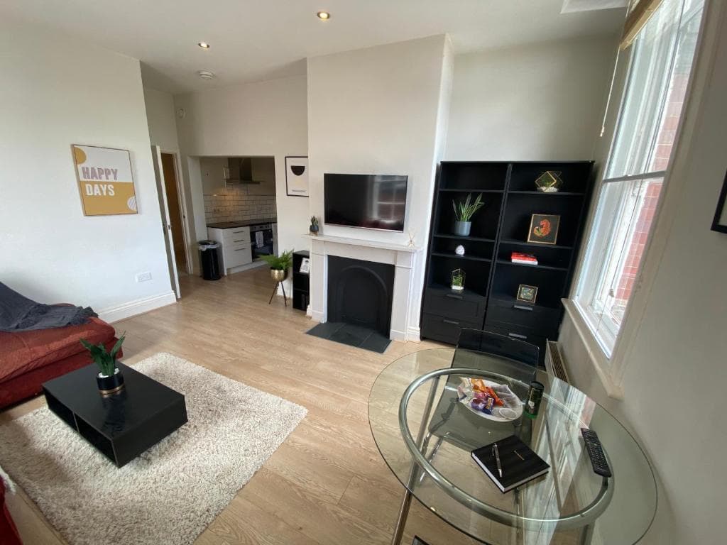 Modern flat in Leeds City Centre, great for business and pleasure Image 1