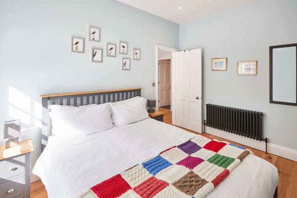 Host & Stay - The Old School House Image 1