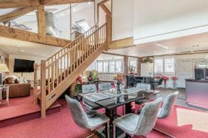 Dragon Loft Apartment Image 2