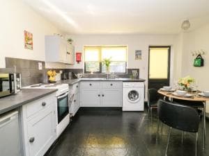 No 5 Main Street Image 2