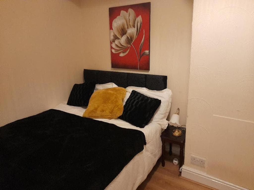 Immaculate 3-Bed House in Middlesbrough with WiFi Image 1