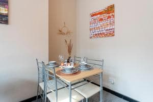 Newly Refurb Striking 1 Bed Apt 3 beds Hull Image 2