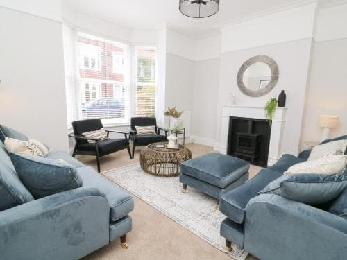 Seascape Villa Image 3