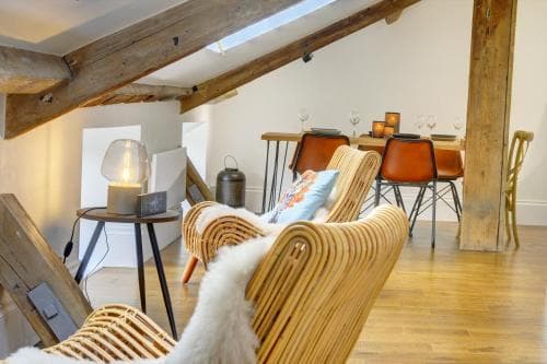 Loft 11 - Unique Apartment with Stunning Views Image 3