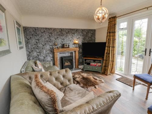 Riverbank Apartment Image 3