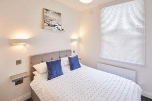 Host & Stay - Queens Court Image 2