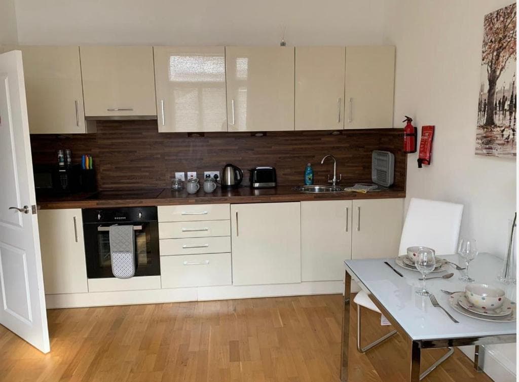 Bank Chambers Apartment 2 Image 7