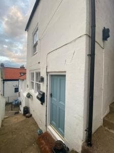 3 bed renovated cottage with stunning sea views Image 2