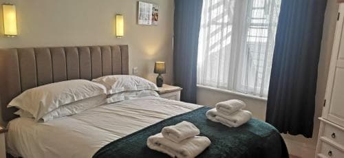 27 Princess Royal - 2 Apartments Image 3